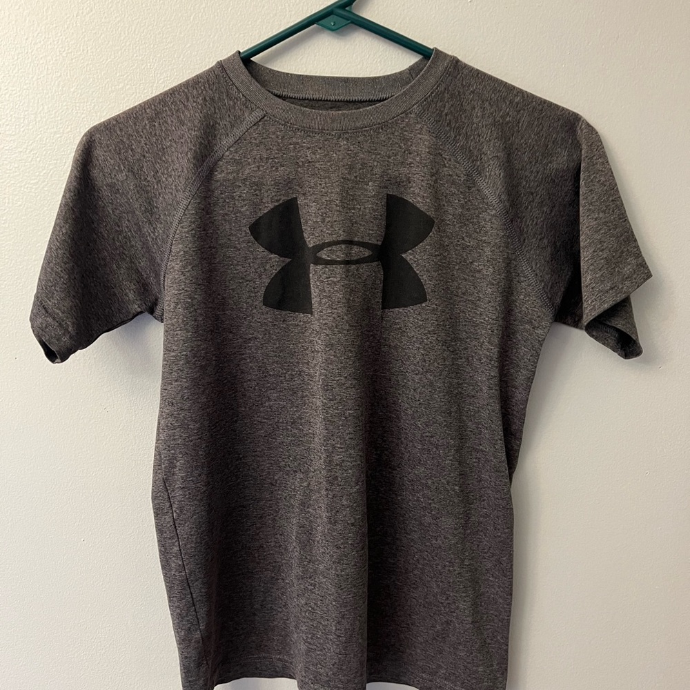 Under Armour Jersey type Youth Medium Gently Worn